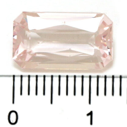 モルガナイト 宝石 ルース ３．９８ＣＴ