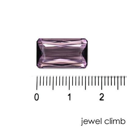 グレープスキャポライト 宝石 ルース ６．５７ＣＴ