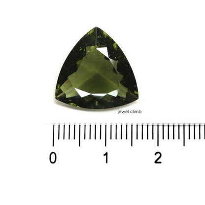 モルダバイト 宝石 ルース ８．５５ＣＴ